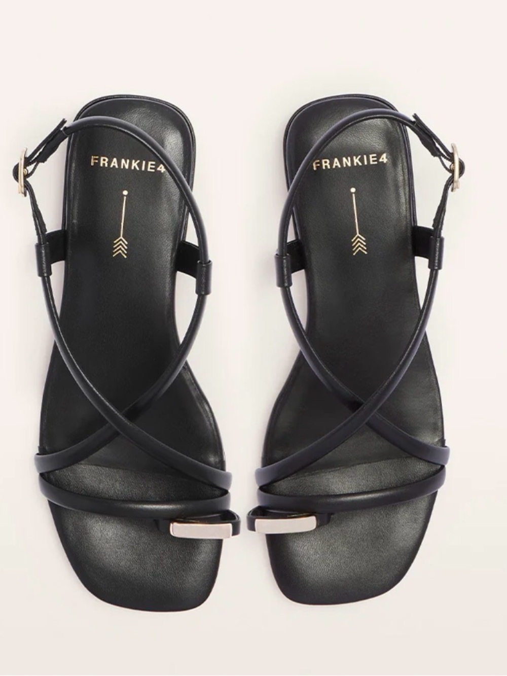 FRANKIE4 $214 Anya Black leather flat sandals featuring metallic toe detail sz 8